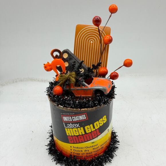 Halloween Road trip Decor centerpiece - Multimedia Assemblage Can - Picture 2 of 9